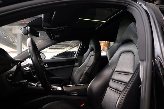 Porsche Panamera 4 of 29