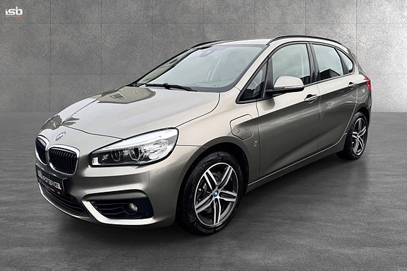 BMW 225xe 6 of 28