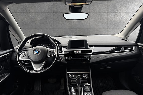 BMW 225xe 11 of 28