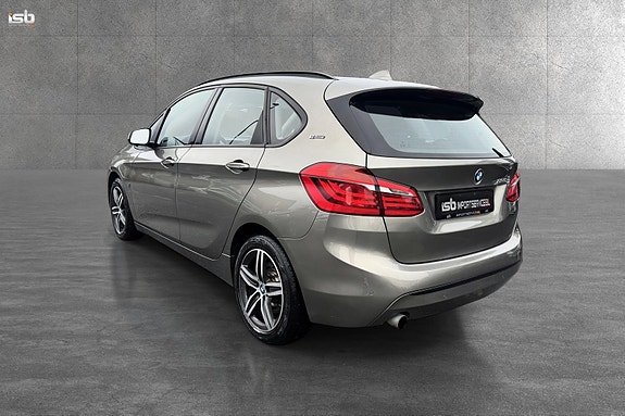 BMW 225xe 8 of 28