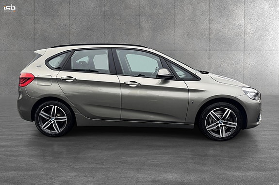BMW 225xe 2 of 28