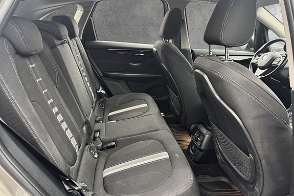 BMW 225xe 17 of 28