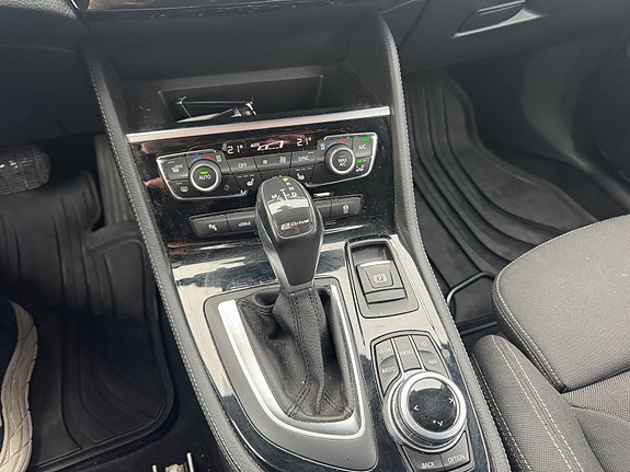 BMW 225xe 19 of 28
