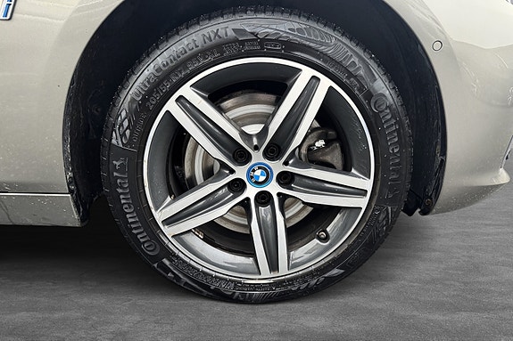 BMW 225xe 9 of 28
