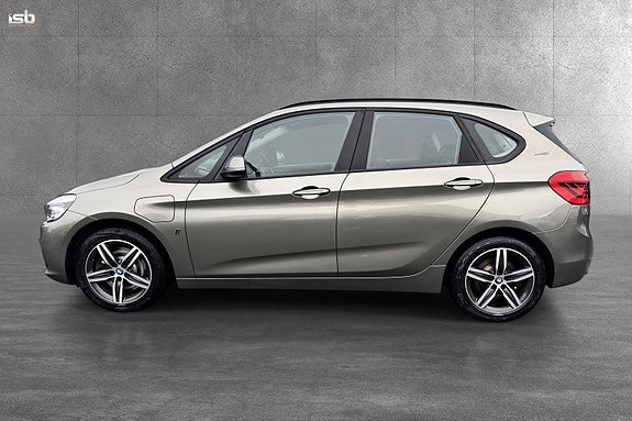 BMW 225xe 7 of 28