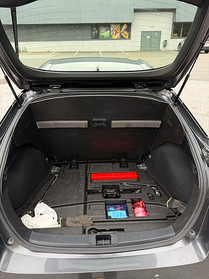 Toyota Prius 9 of 30
