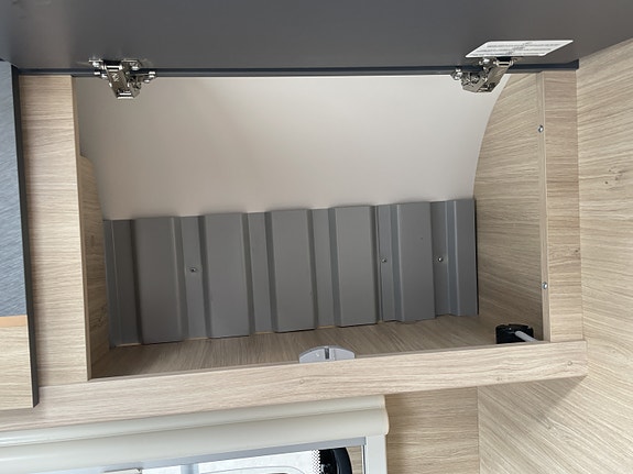Caravelair ALBA STYLE 350 – KUN 822 KG EGENVEKT | 1.300 KG TOTALVEKT | SOLCELLE | BOKSMARKISE 11 of 25