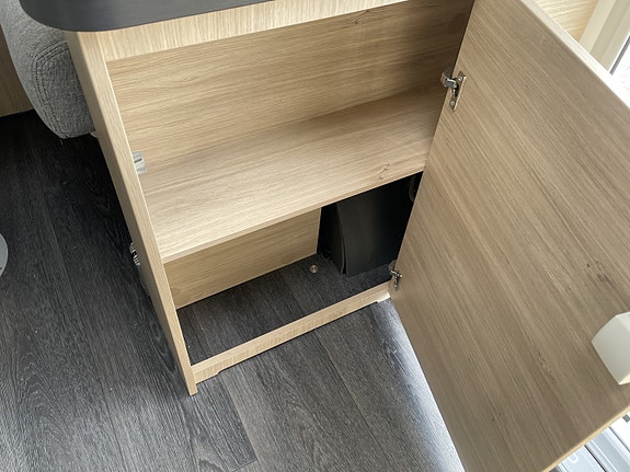 Caravelair ALBA STYLE 350 – KUN 822 KG EGENVEKT | 1.300 KG TOTALVEKT | SOLCELLE | BOKSMARKISE 14 of 25