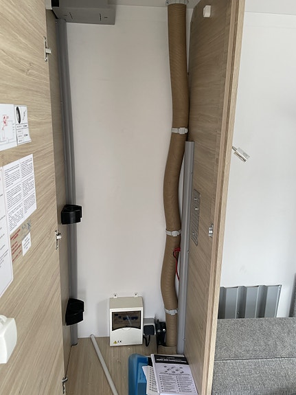 Caravelair ALBA STYLE 350 – KUN 822 KG EGENVEKT | 1.300 KG TOTALVEKT | SOLCELLE | BOKSMARKISE 17 of 25