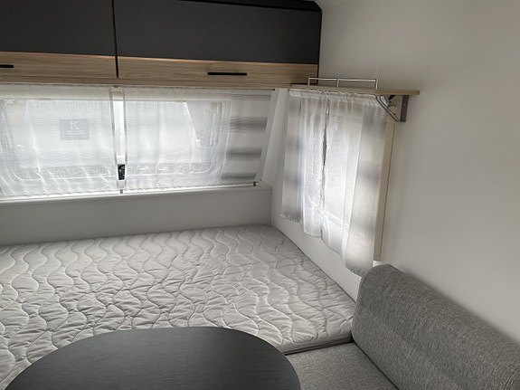 Caravelair ALBA STYLE 350 – KUN 822 KG EGENVEKT | 1.300 KG TOTALVEKT | SOLCELLE | BOKSMARKISE 13 of 25