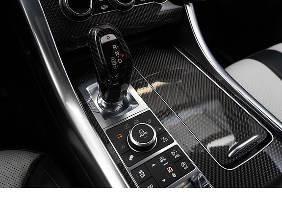 Land Rover Range Rover 25 of 30