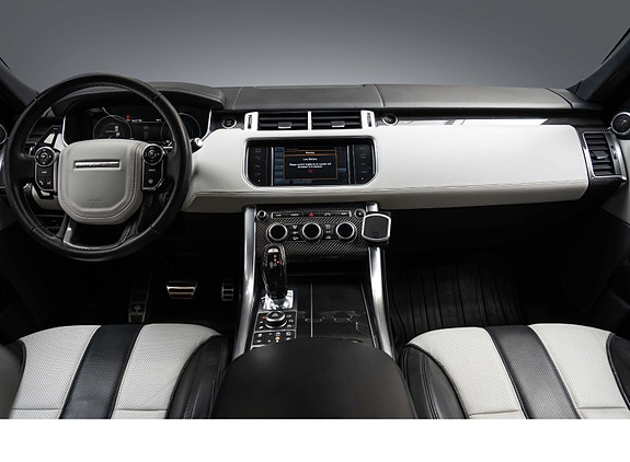Land Rover Range Rover 19 of 30