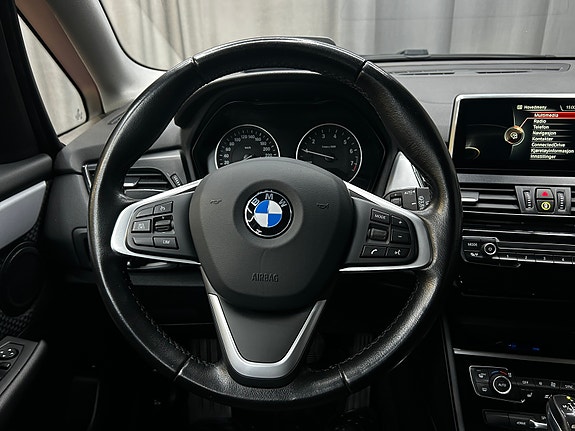 BMW 225xe 11 of 30