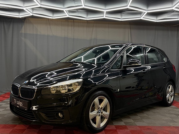 BMW 225xe 8 of 30