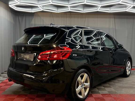 BMW 225xe 4 of 30