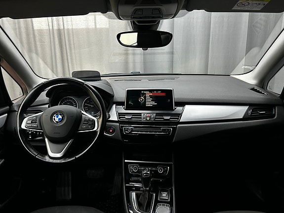 BMW 225xe 10 of 30