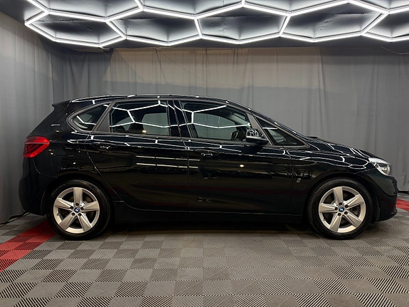BMW 225xe 3 of 30