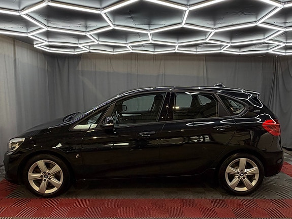 BMW 225xe 7 of 30