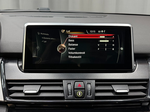 BMW 225xe 24 of 30