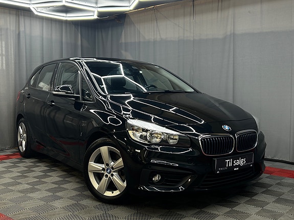BMW 225xe 2 of 30