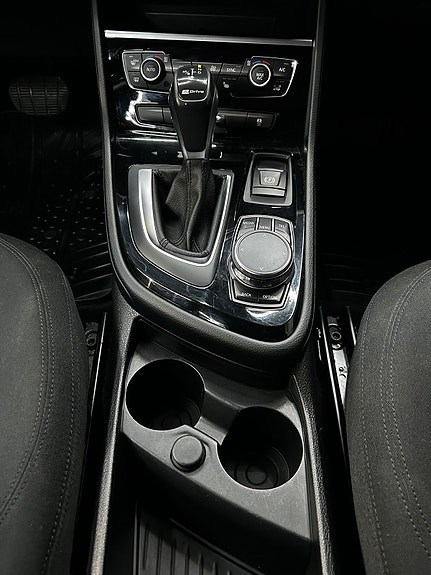 BMW 225xe 21 of 30