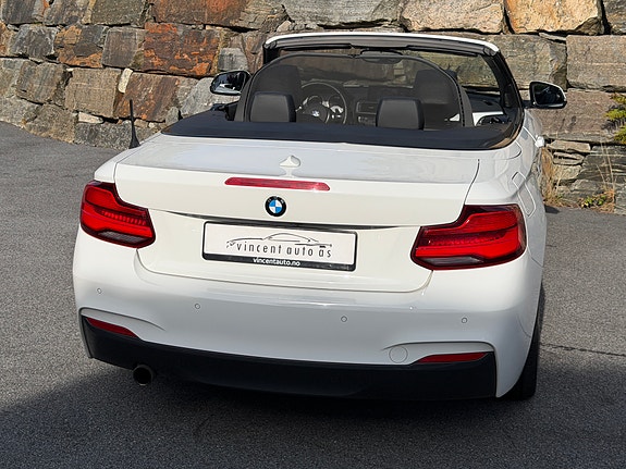 BMW 220i 16 of 30