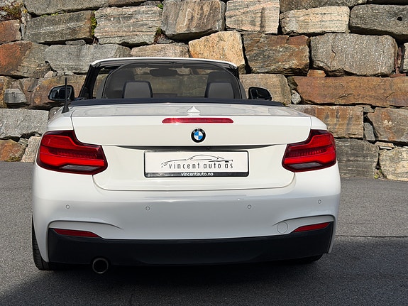 BMW 220i 15 of 30