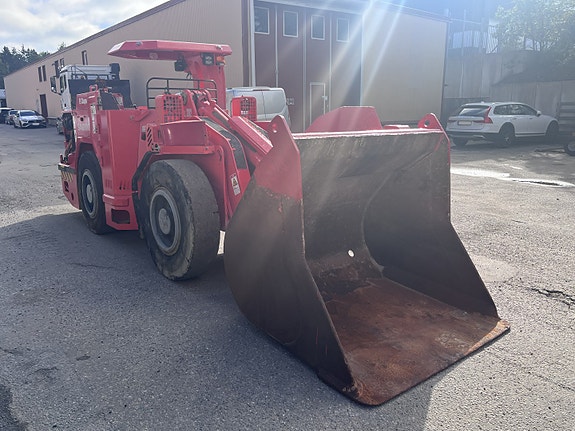Sandvik Toro LH202 3 of 13