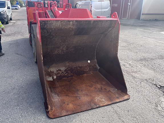 Sandvik Toro LH202 2 of 13