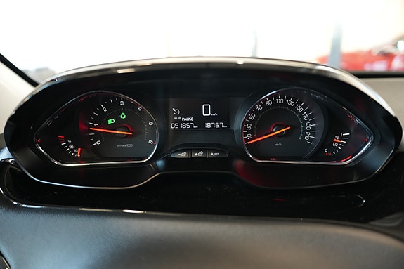 Peugeot 208 13 of 23