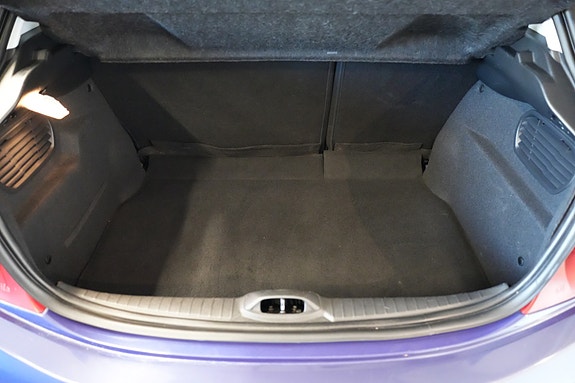 Peugeot 208 18 of 23