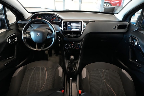 Peugeot 208 11 of 23