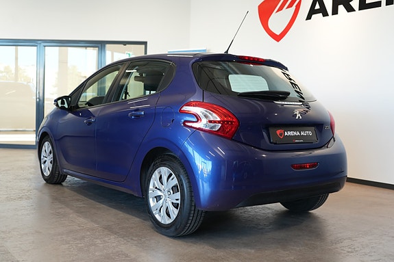 Peugeot 208 3 of 23