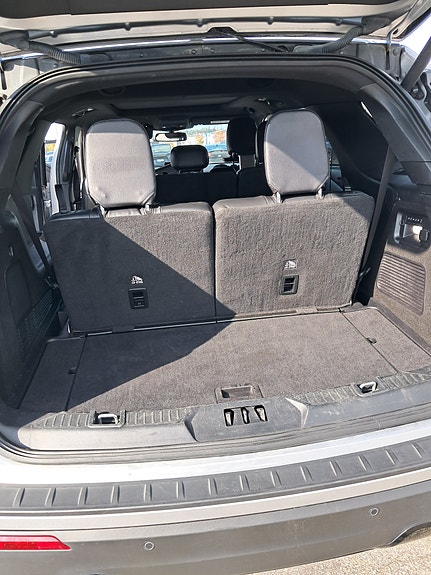 Ford Explorer 27 of 30