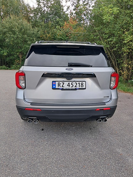 Ford Explorer 10 of 30