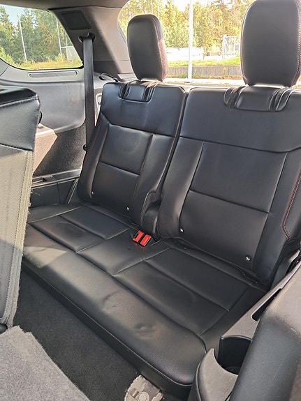 Ford Explorer 30 of 30