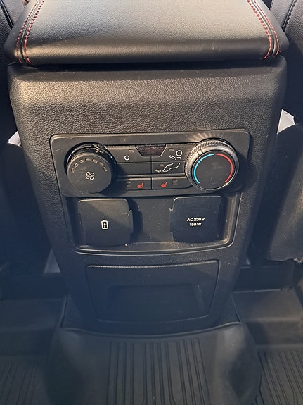 Ford Explorer 24 of 30