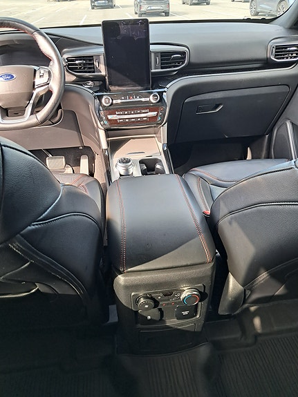 Ford Explorer 22 of 30