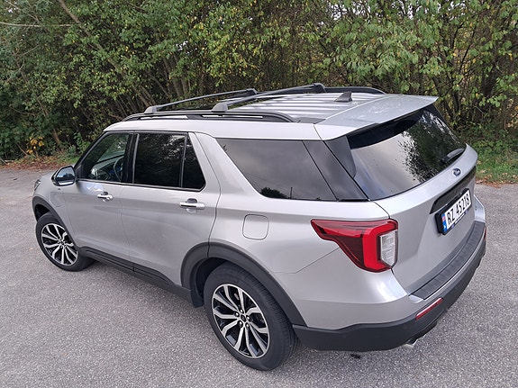 Ford Explorer 8 of 30