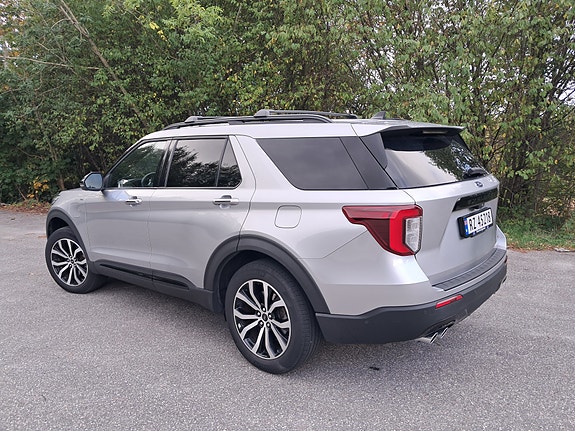 Ford Explorer 9 of 30