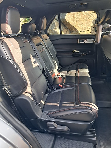 Ford Explorer 23 of 30