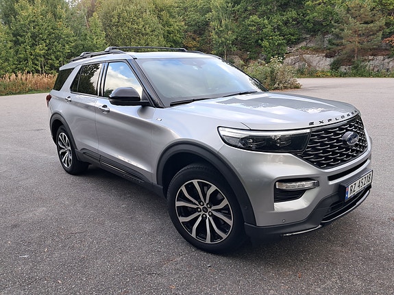Ford Explorer 3 of 30