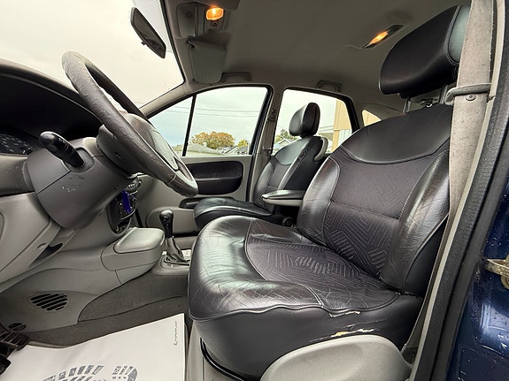 Renault Megane 16 of 30