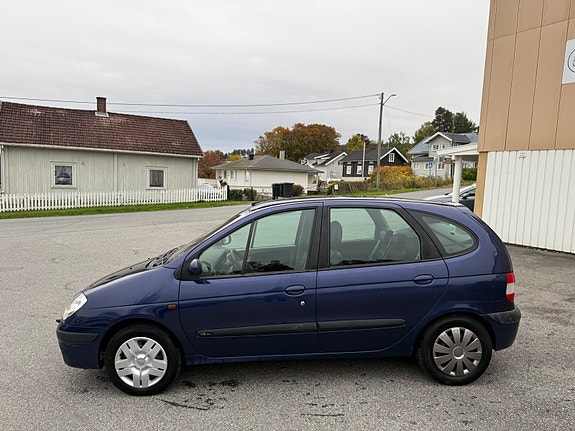 Renault Megane 5 of 30