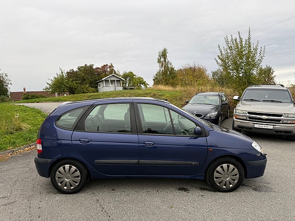 Renault Megane 9 of 30
