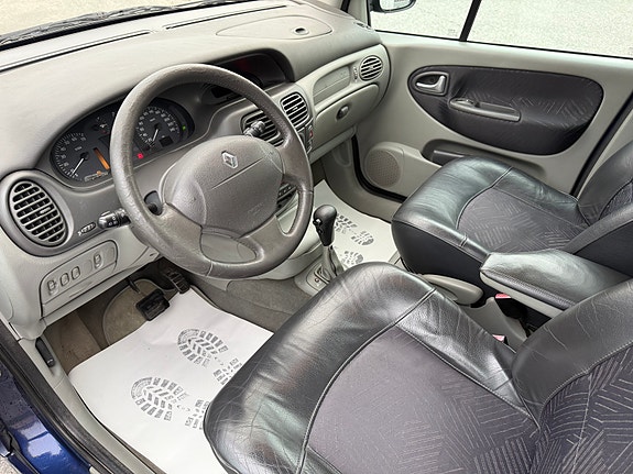 Renault Megane 15 of 30