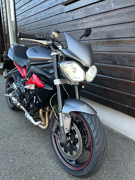 Triumph Street Triple 675 R (UNIK KM STAND) 4 of 9
