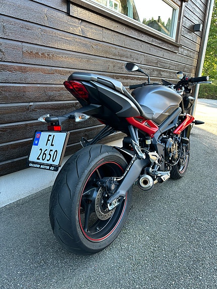 Triumph Street Triple 675 R (UNIK KM STAND) 3 of 9