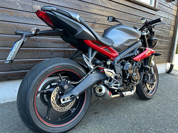 Triumph Street Triple 675 R (UNIK KM STAND) 2 of 9