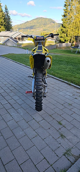 Suzuki RMZ 250 4 of 16